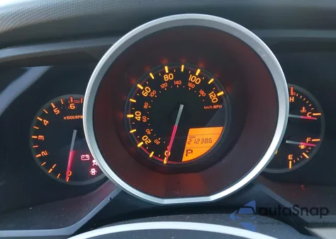 2011 Toyota 4Runner Sr5 V6 z USA, uszkodzony, nr VIN JTEZU5JR2B5016529